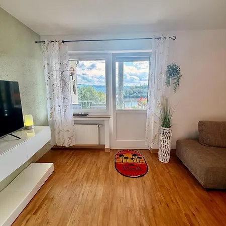 Schnuetgenhof بيت للعطل *